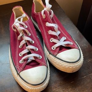 Maroon converse